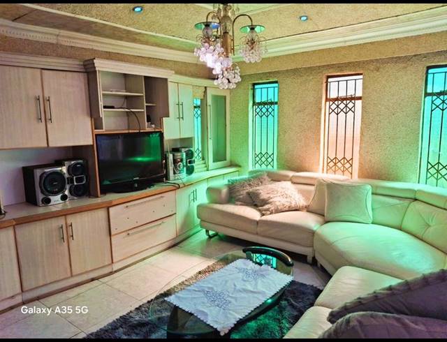 3 BEDROOM HOUSE FOR SALE IN MANKWENG